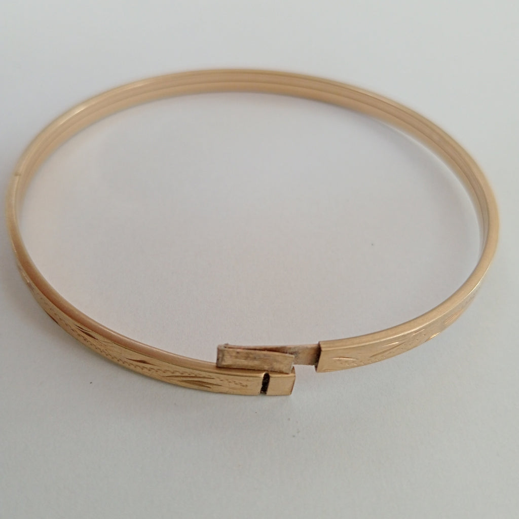 PULSERA RIGIDA ORO 10 K 5.4 GRMS (SEMINUEVO)