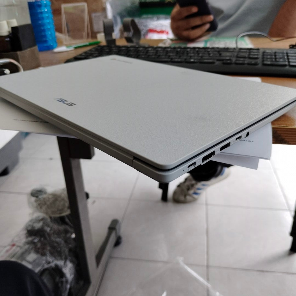 LAPTOP ASUS CROMEBOOK CX1405CTA C8G128-C1 (2025) 128 GB 8 GB RAM (SEMINUEVO)
