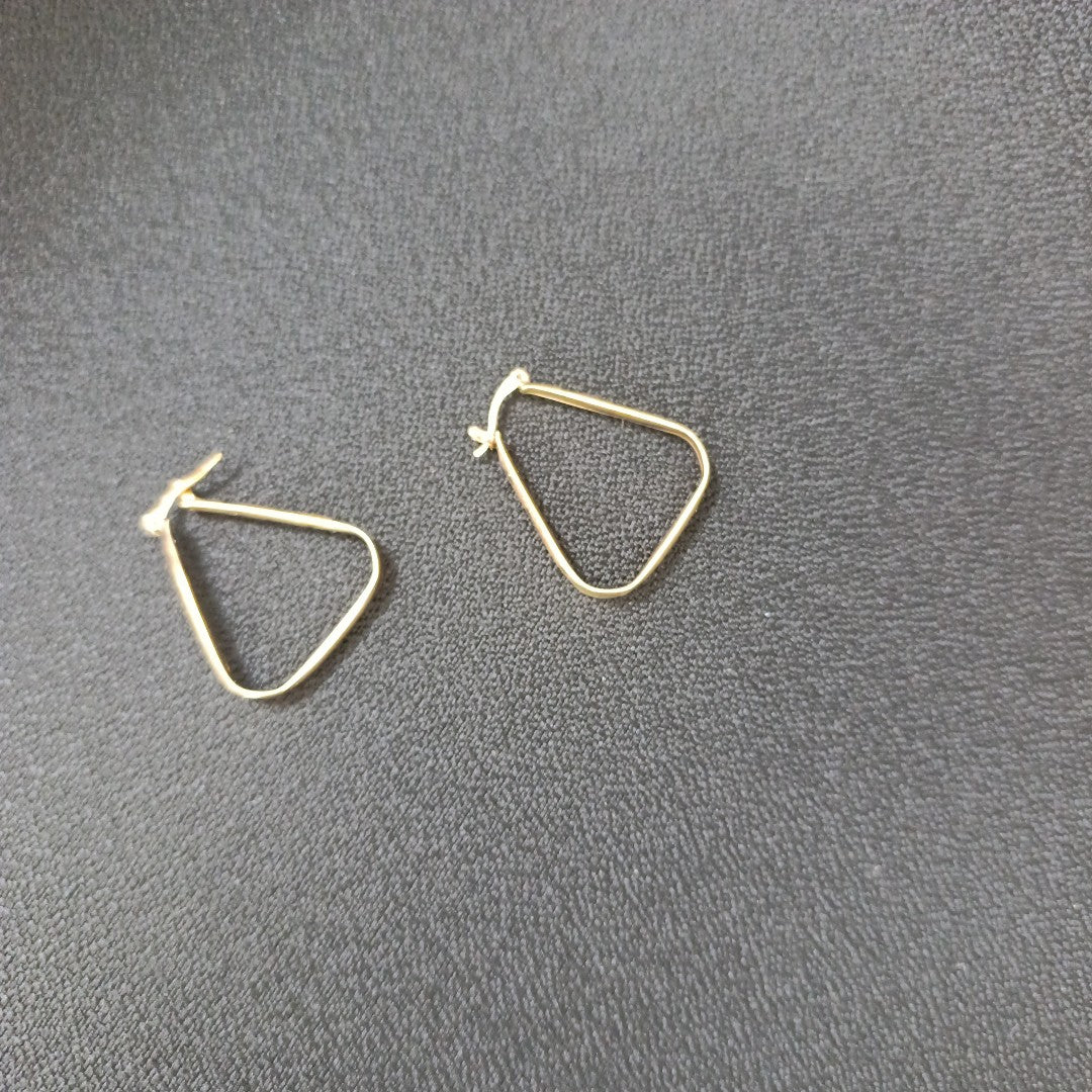 ARRACADAS PAR ORO 10 K 3.6 GRMS (SEMINUEVO)