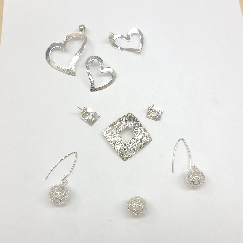 ARETES PAR, DIJE PLATA 44.1 GRMS (SEMINUEVO)