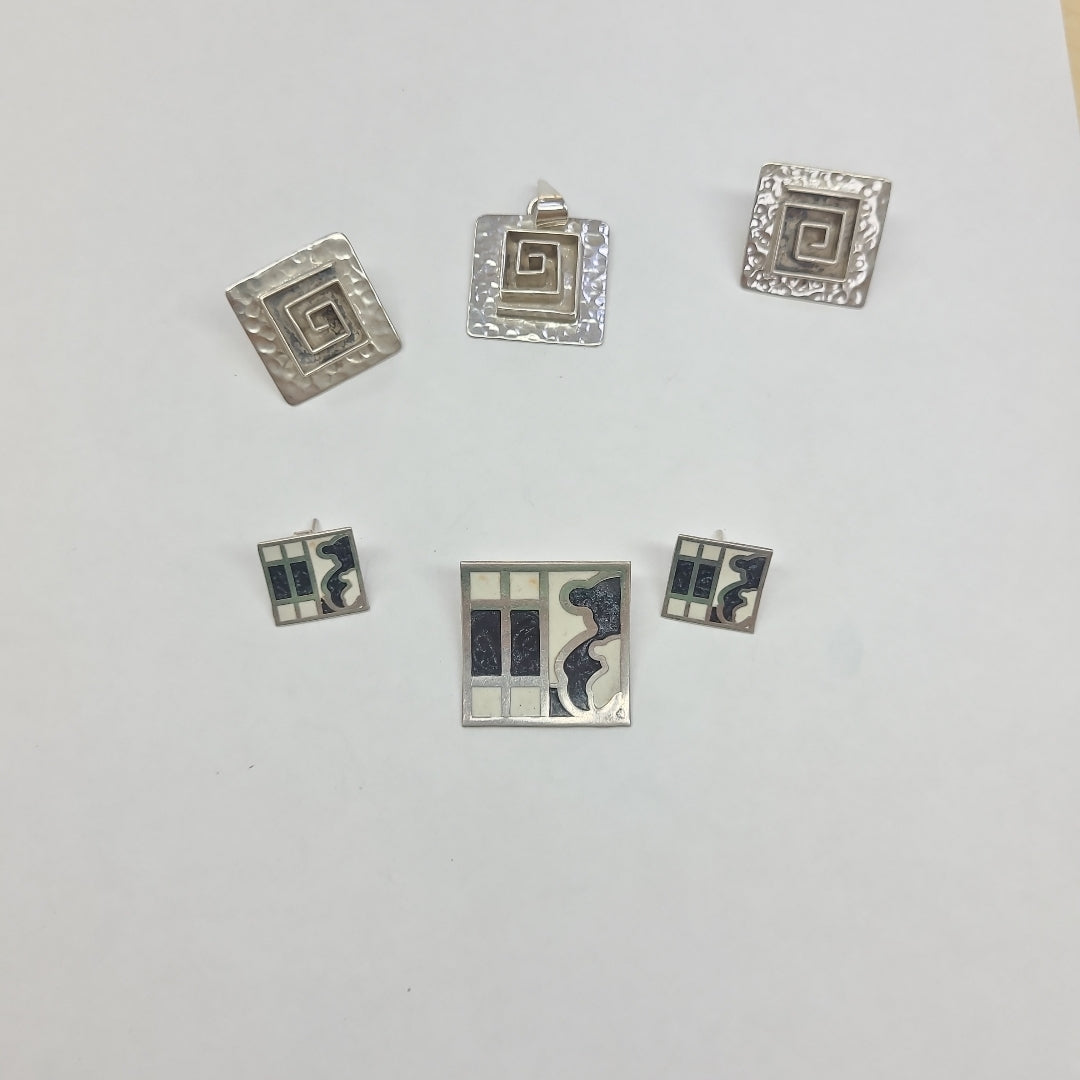 ARETES PAR, DIJE PLATA 49.6 GRMS (SEMINUEVO)