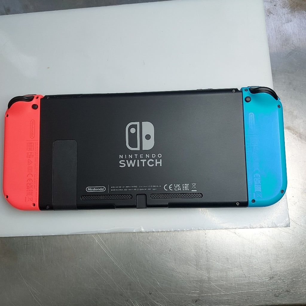 CONSOLA DE VIDEOJUEGO NINTENDO SWITCH 32 GB (SEMINUEVO)