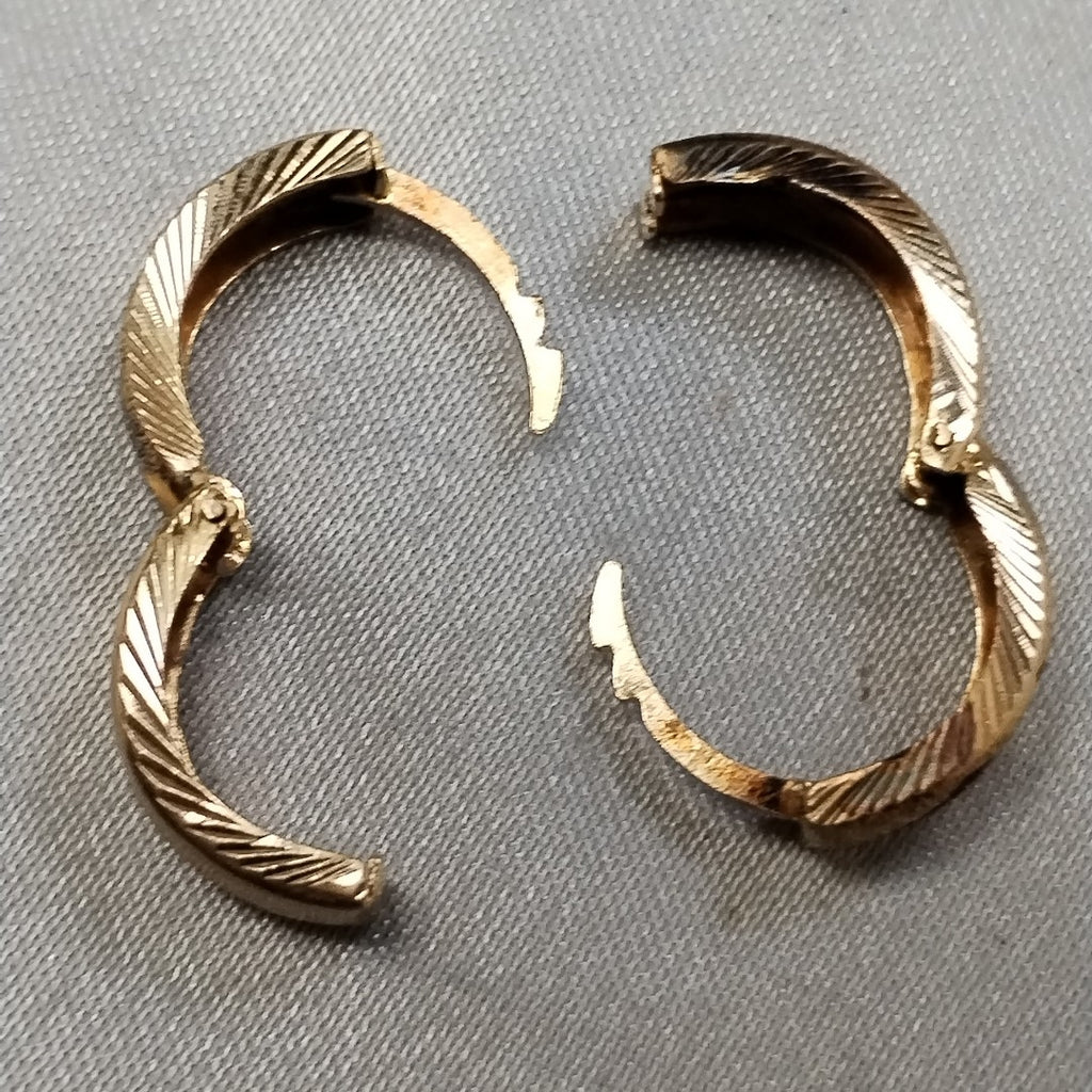 ARRACADAS PAR ORO 10 K 2.2 GRMS (SEMINUEVO)