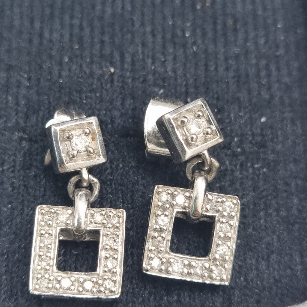 BROQUELES PAR ORO BLANCO 14 K 3.5 GRMS (SEMINUEVO)