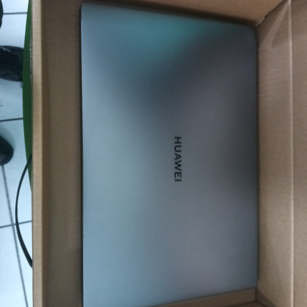 LAPTOP HUAWEI MATEBOOK D14 MDF-X (2024) 512 GB SSD 16 GB RAM (SEMINUEVO)
