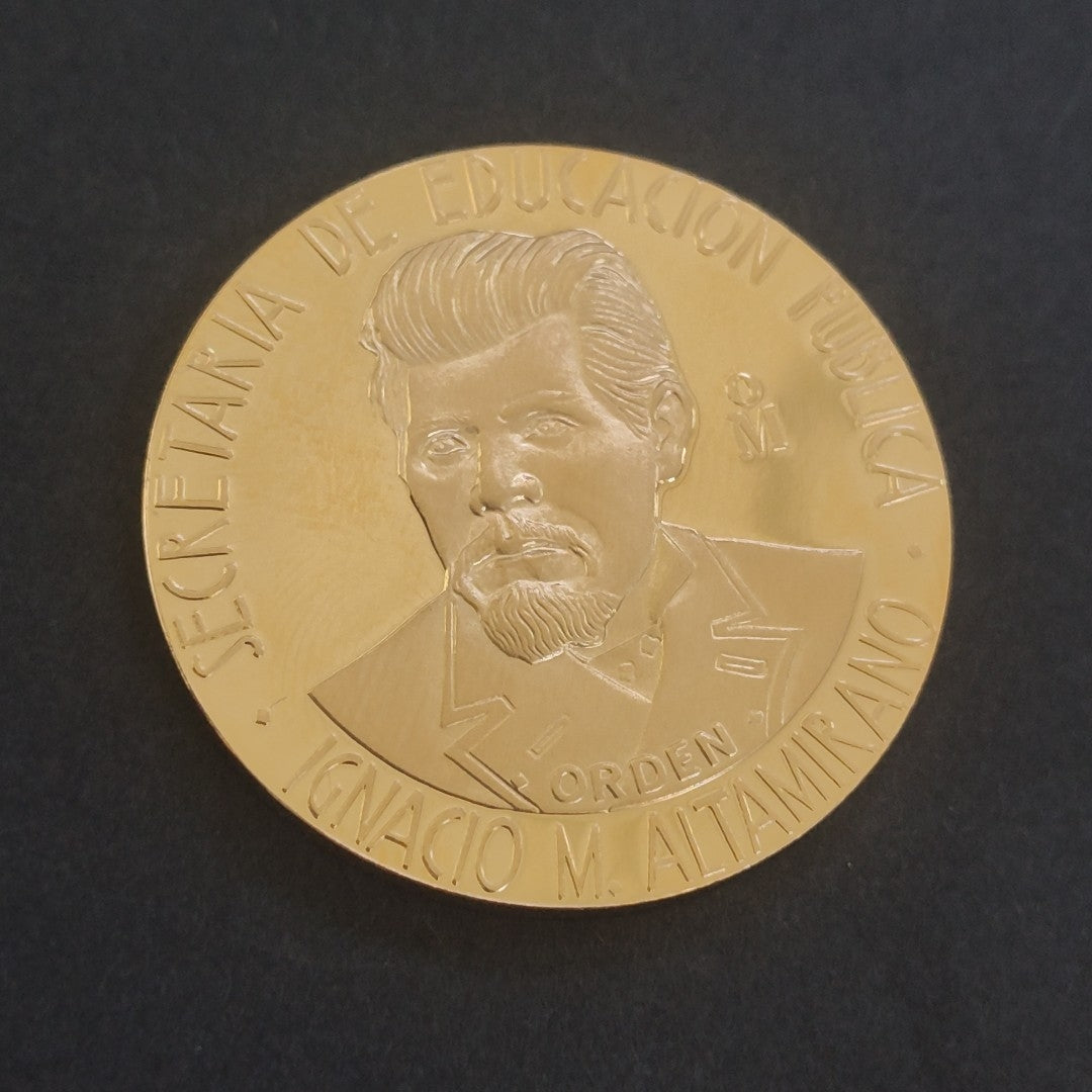 MEDALLA CONMEMORATIVA ORO 21 K 42,00 GRMS (SEMINUEVO)