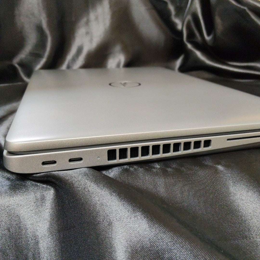 LAPTOP DELL PRECISION 3581 (2023) 1 TB SSD 16 GB RAM (SEMINUEVO)