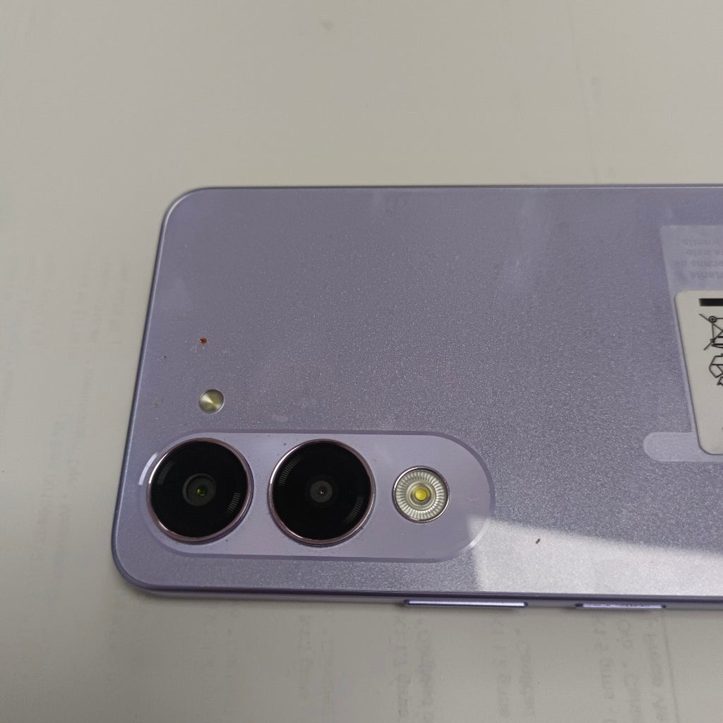 CELULAR VIVO Y04 V2430 (2025) 256 GB 4 GB RAM (SEMINUEVO)