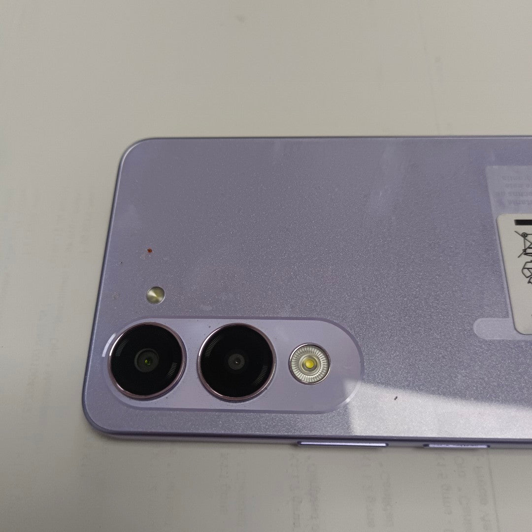 CELULAR VIVO Y04 V2430 (2025) 256 GB 4 GB RAM (SEMINUEVO)