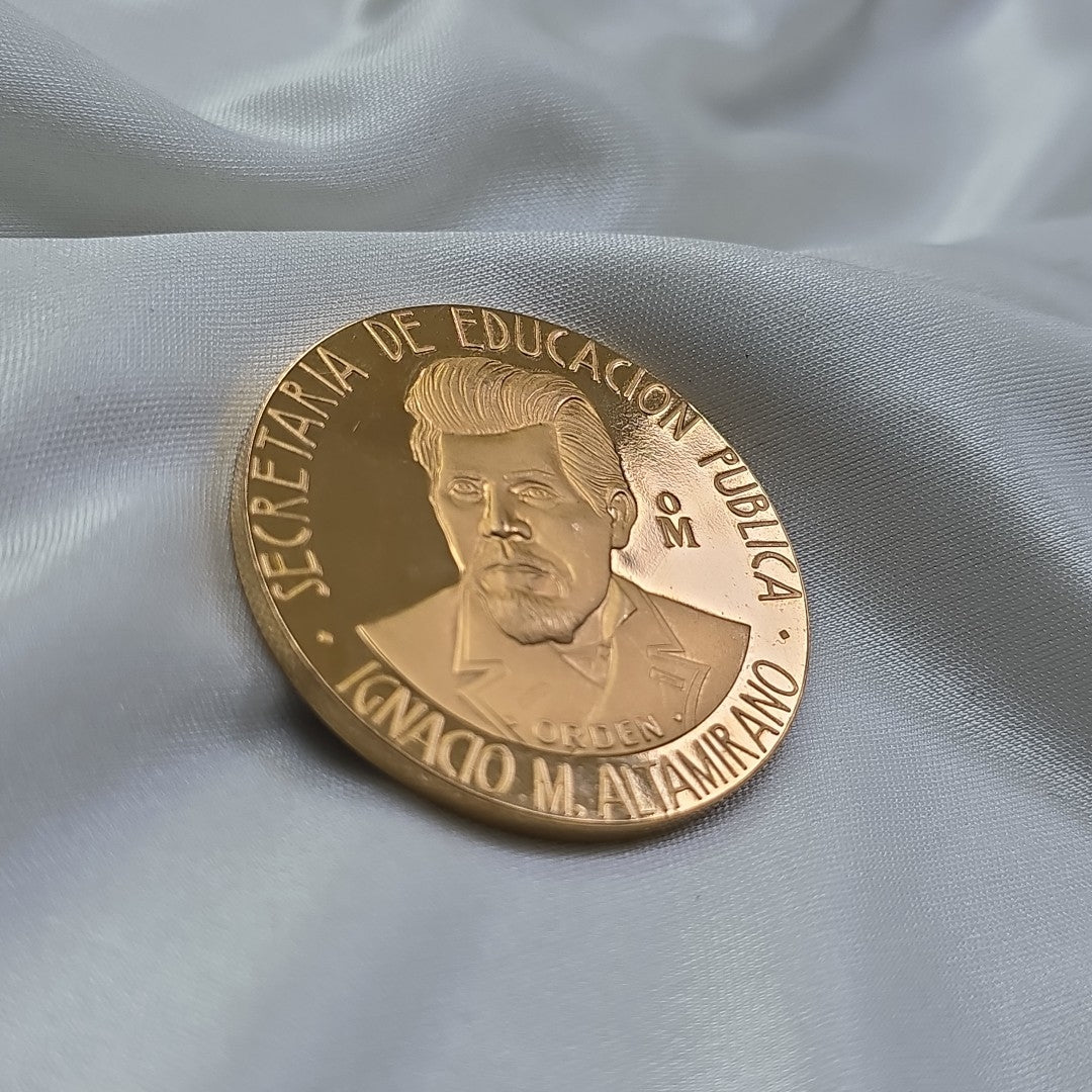 MEDALLA CONMEMORATIVA ORO 21 K 41.8 GRMS (SEMINUEVO)
