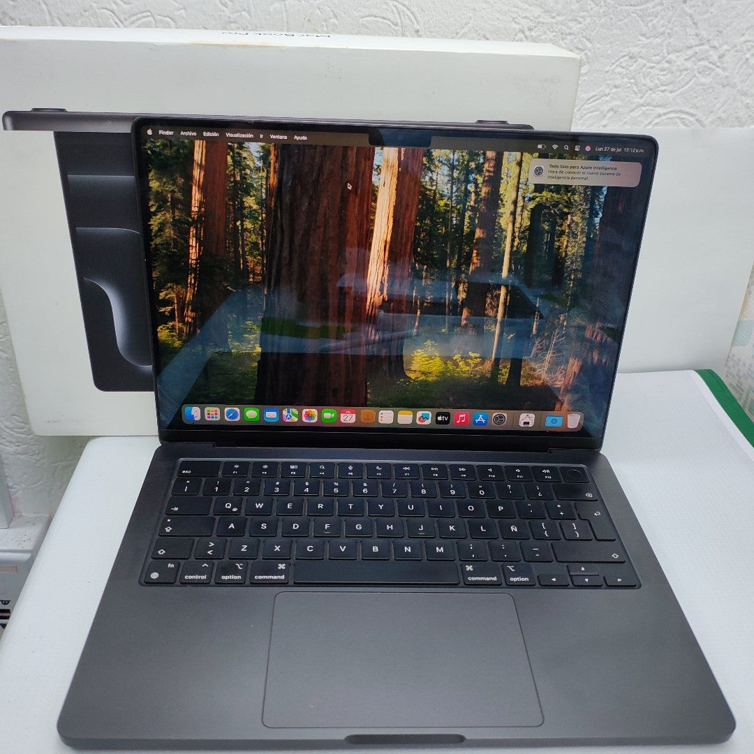 LAPTOP APPLE MACBOOK PRO 14" 2023 A2992 (CPU 12/GPU 18) 1 TB SSD 18 GB RAM (SEMINUEVO)