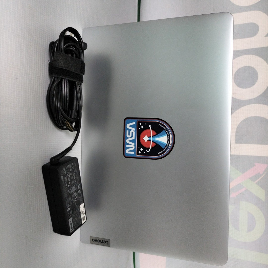 LAPTOP LENOVO IDEAPAD 1 15AMN7 (2024) 256 GB SSD 8 GB RAM (SEMINUEVO)