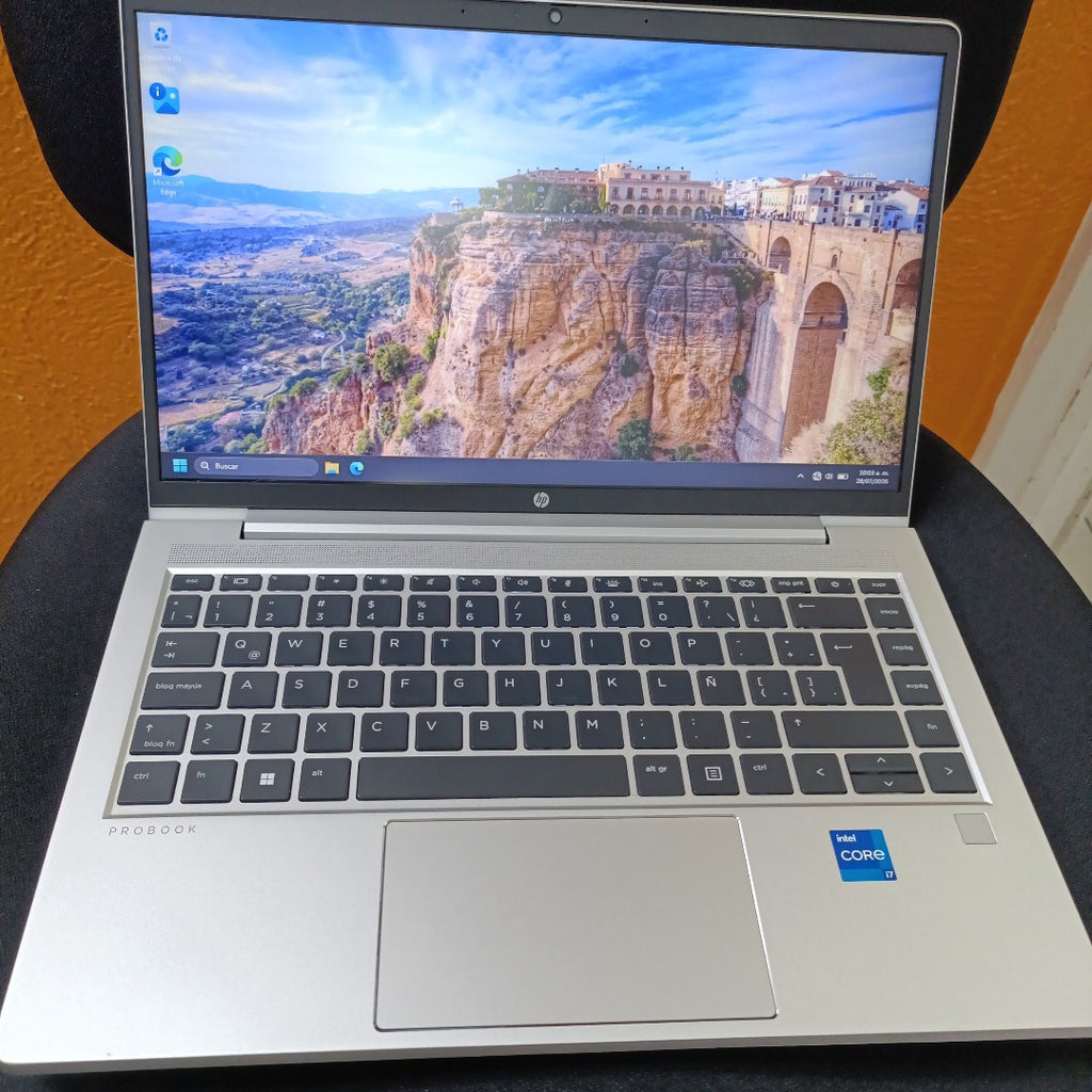 LAPTOP HP PROBOOK 440 G9 (2024) 512 GB SSD 16 GB RAM (SEMINUEVO)