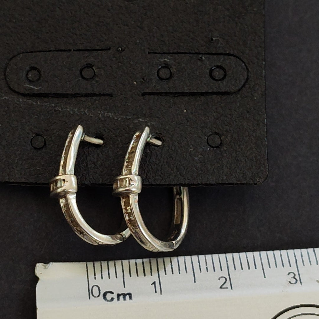 ARETES PAR ORO BLANCO 14 K 2.4 GRMS (SEMINUEVO)
