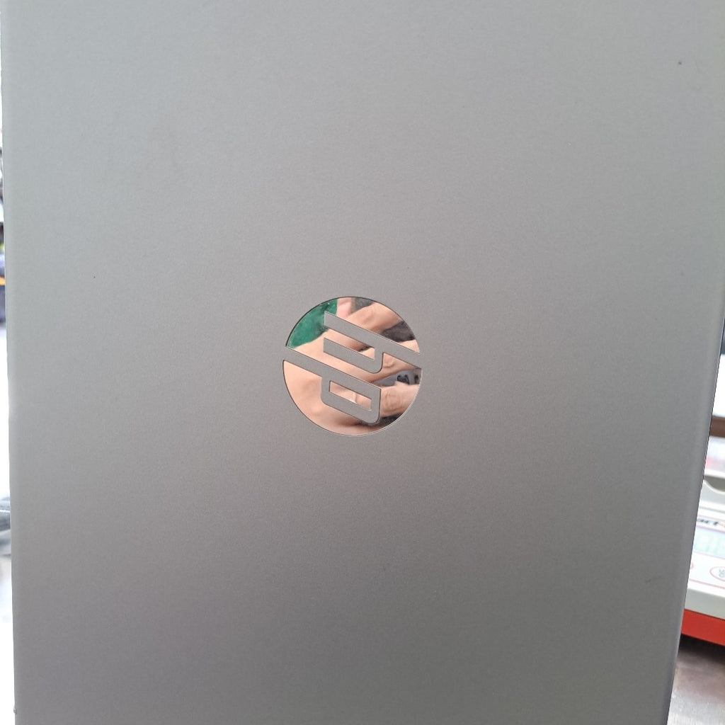 LAPTOP HP 240R G10 (2025) 512 GB SSD 8 GB RAM (SEMINUEVO)