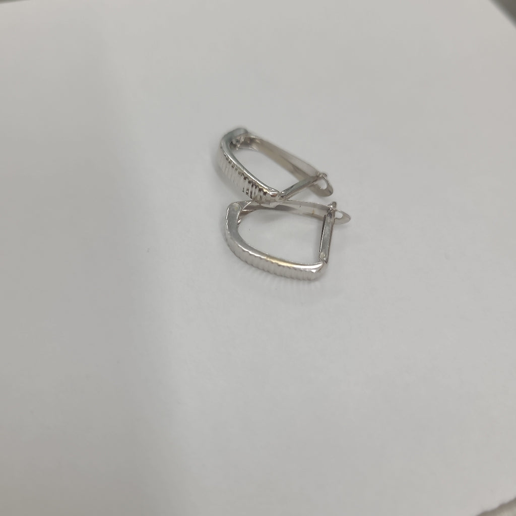 ARRACADAS PAR ORO, ORO BLANCO 14 K 0.8 GRMS (SEMINUEVO)