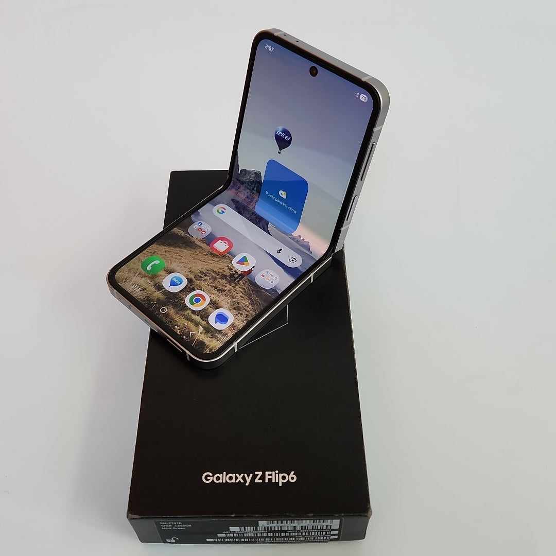 CELULAR SAMSUNG GALAXY Z FLIP6 SM-F741B (2024) 256 GB 12 GB RAM (SEMINUEVO)