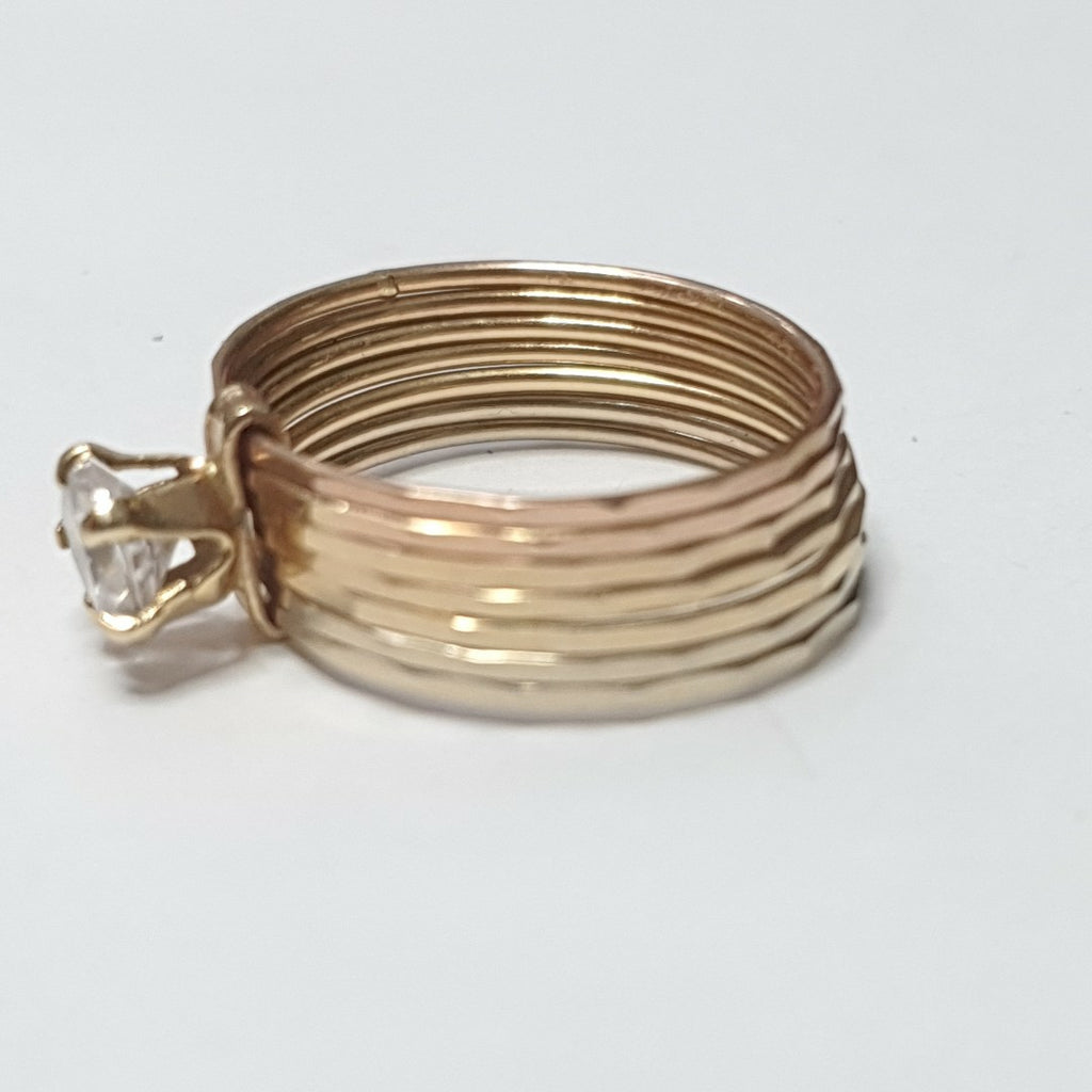 ANILLITO, SOLITARIO ORO, ORO COMBINADO 10 K 2.8 GRMS (SEMINUEVO)
