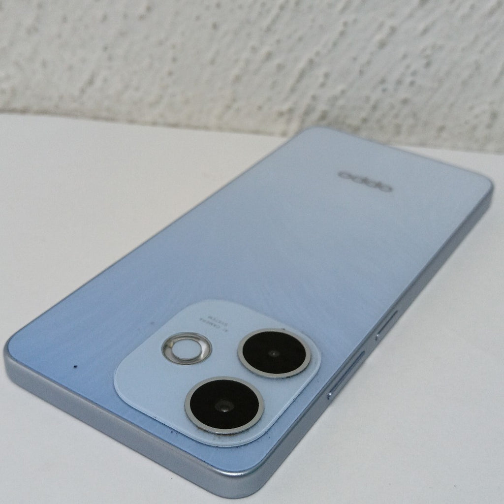 CELULAR OPPO A5 PRO CPH2711 (2025) 256 GB 8 GB RAM (SEMINUEVO)