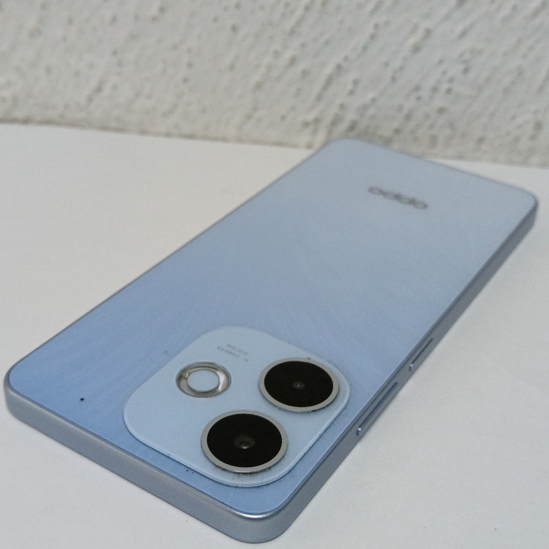 CELULAR OPPO A5 PRO CPH2711 (2025) 256 GB 8 GB RAM (SEMINUEVO)