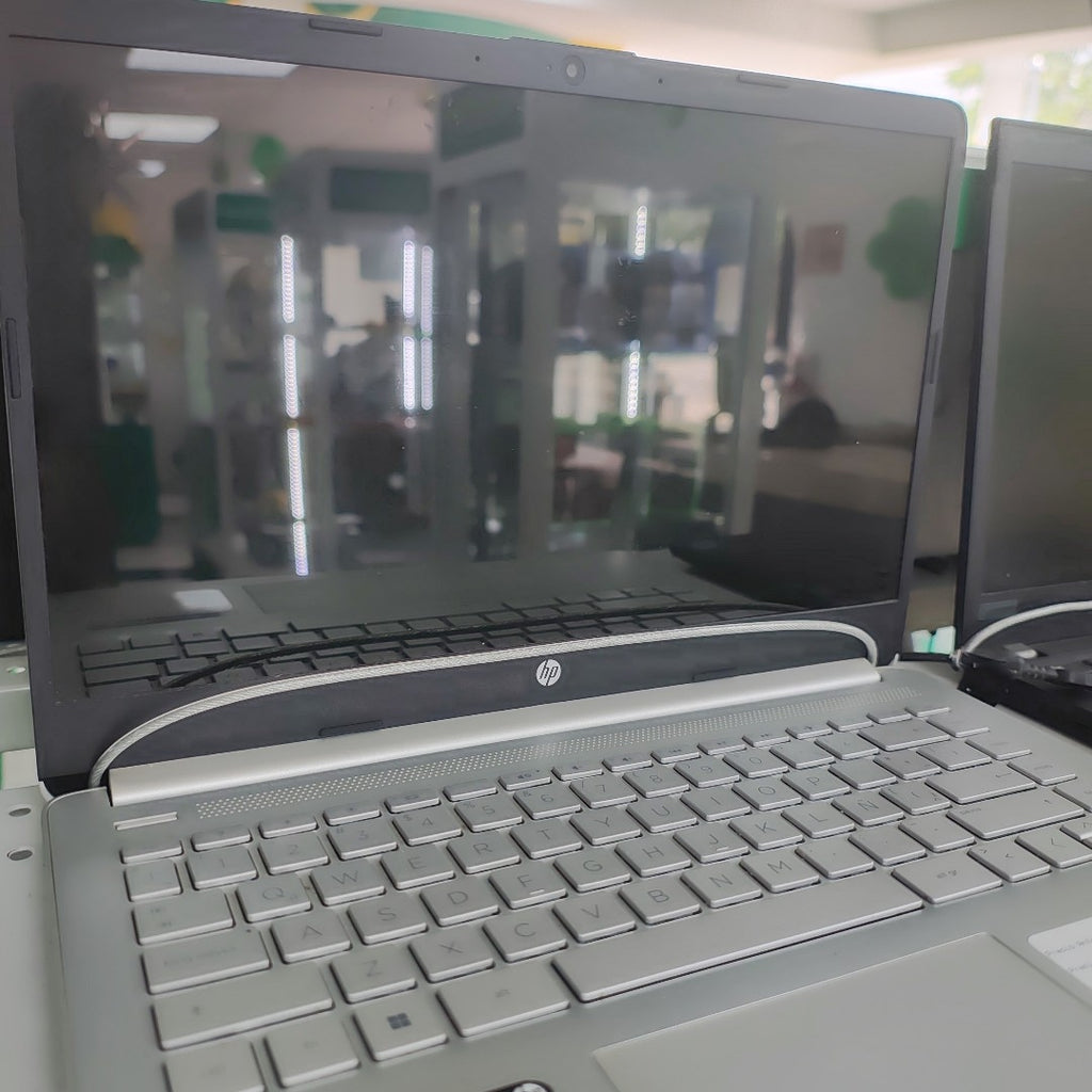 LAPTOP HP 14-DQ5007LA (2023) 512 GB SSD 16 GB RAM (SEMINUEVO)