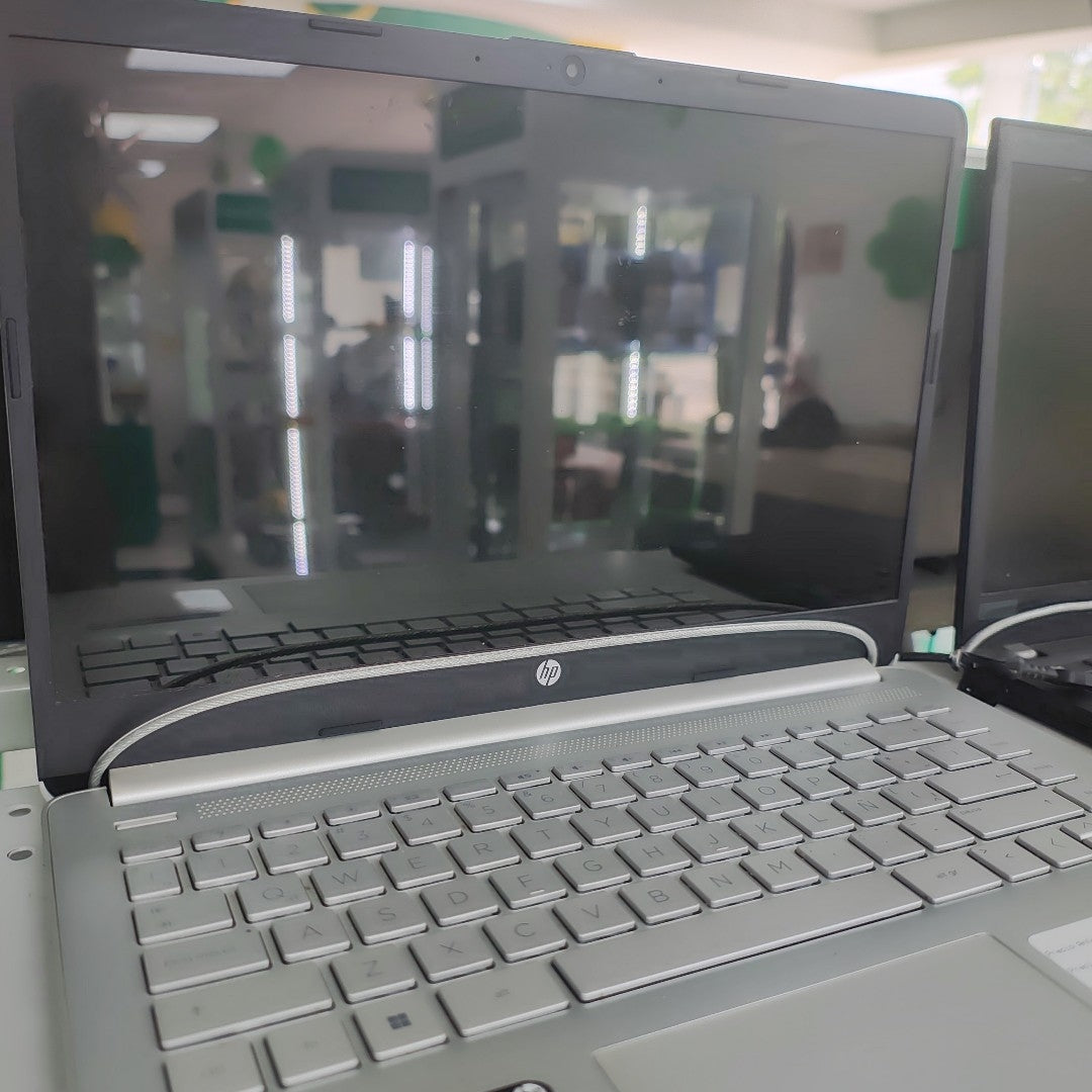 LAPTOP HP 14-DQ5007LA (2023) 512 GB SSD 16 GB RAM (SEMINUEVO)