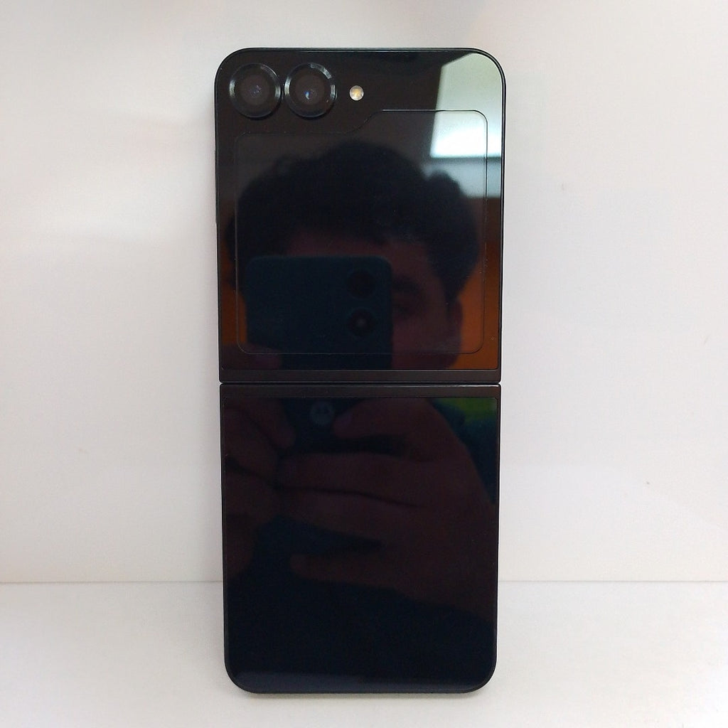 CELULAR SAMSUNG GALAXY Z FLIP7 FE SM-F761B (2025) 128 GB 8 GB RAM (SEMINUEVO)