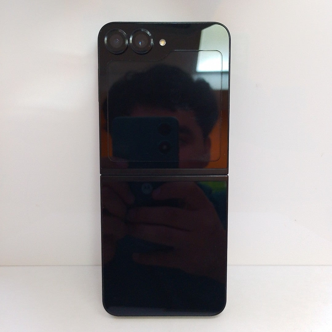CELULAR SAMSUNG GALAXY Z FLIP7 FE SM-F761B (2025) 128 GB 8 GB RAM (SEMINUEVO)