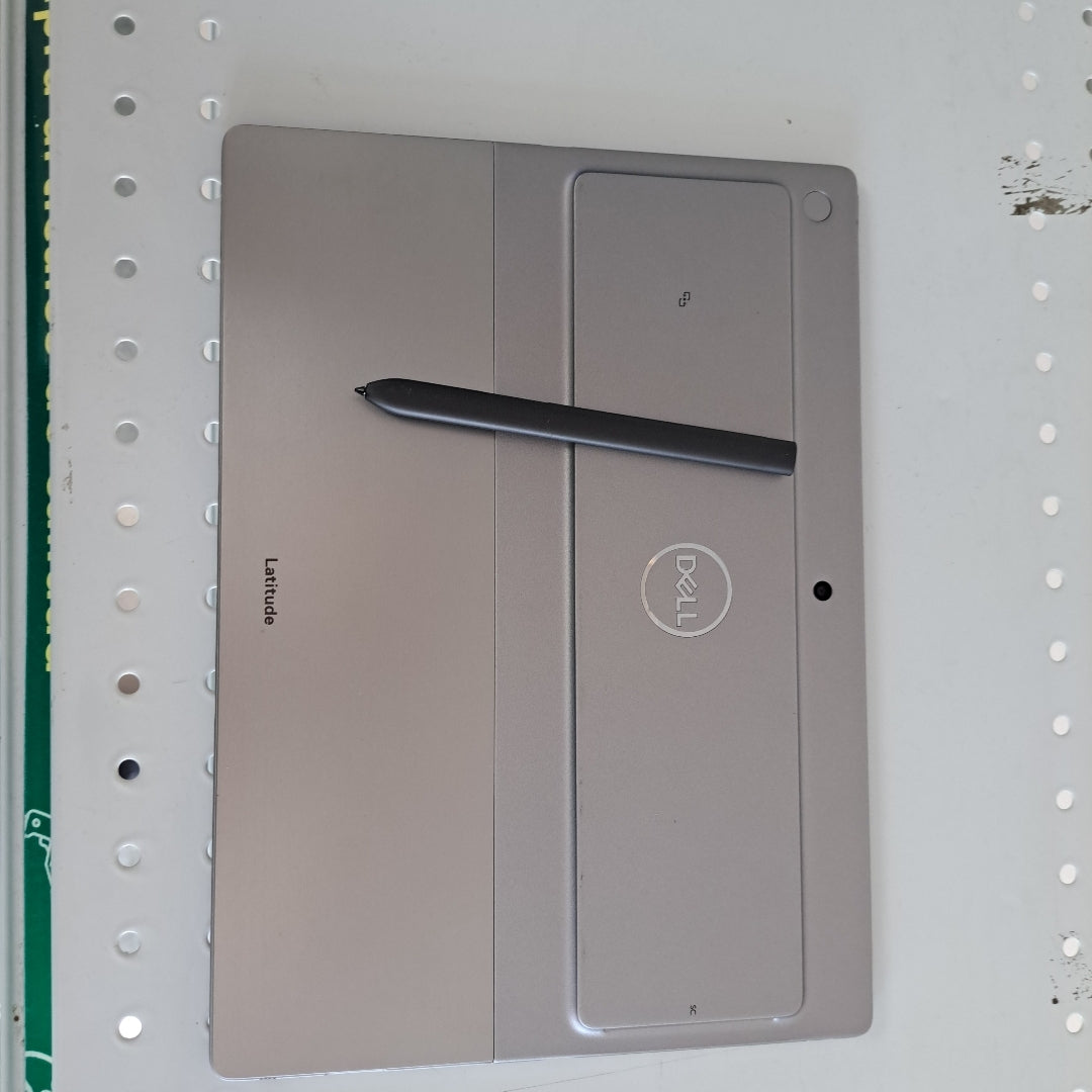 TABLETA DELL LATITUDE 7320 DETACHABLE (2 EN 1) (2022) 256 GB SSD 16 GB RAM (SEMINUEVO)