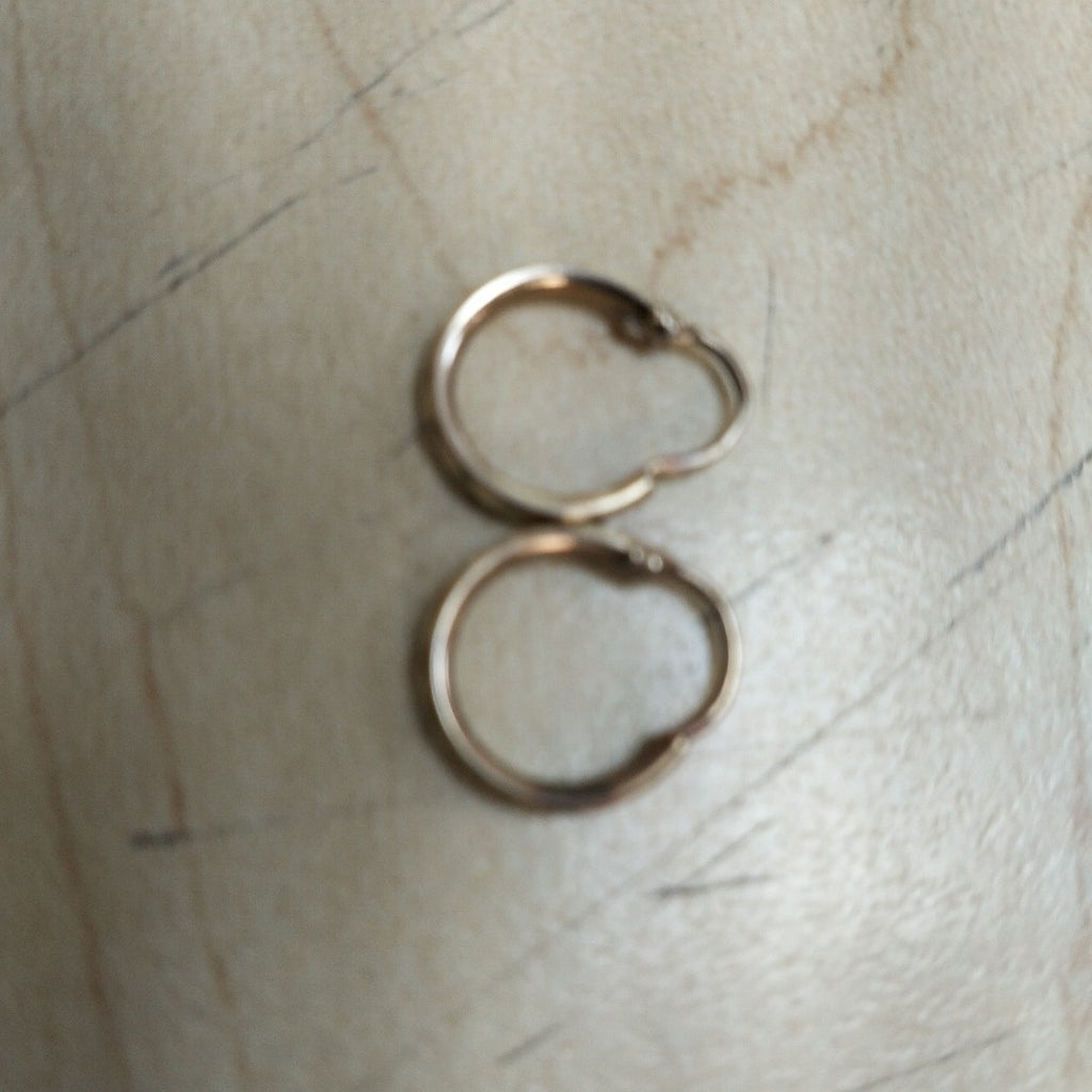ARRACADAS PAR ORO 10 K 0.6 GRMS (SEMINUEVO)