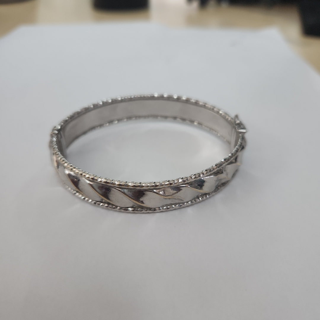 PULSERA RIGIDA ORO BLANCO 14 K 13.6 GRMS (SEMINUEVO)