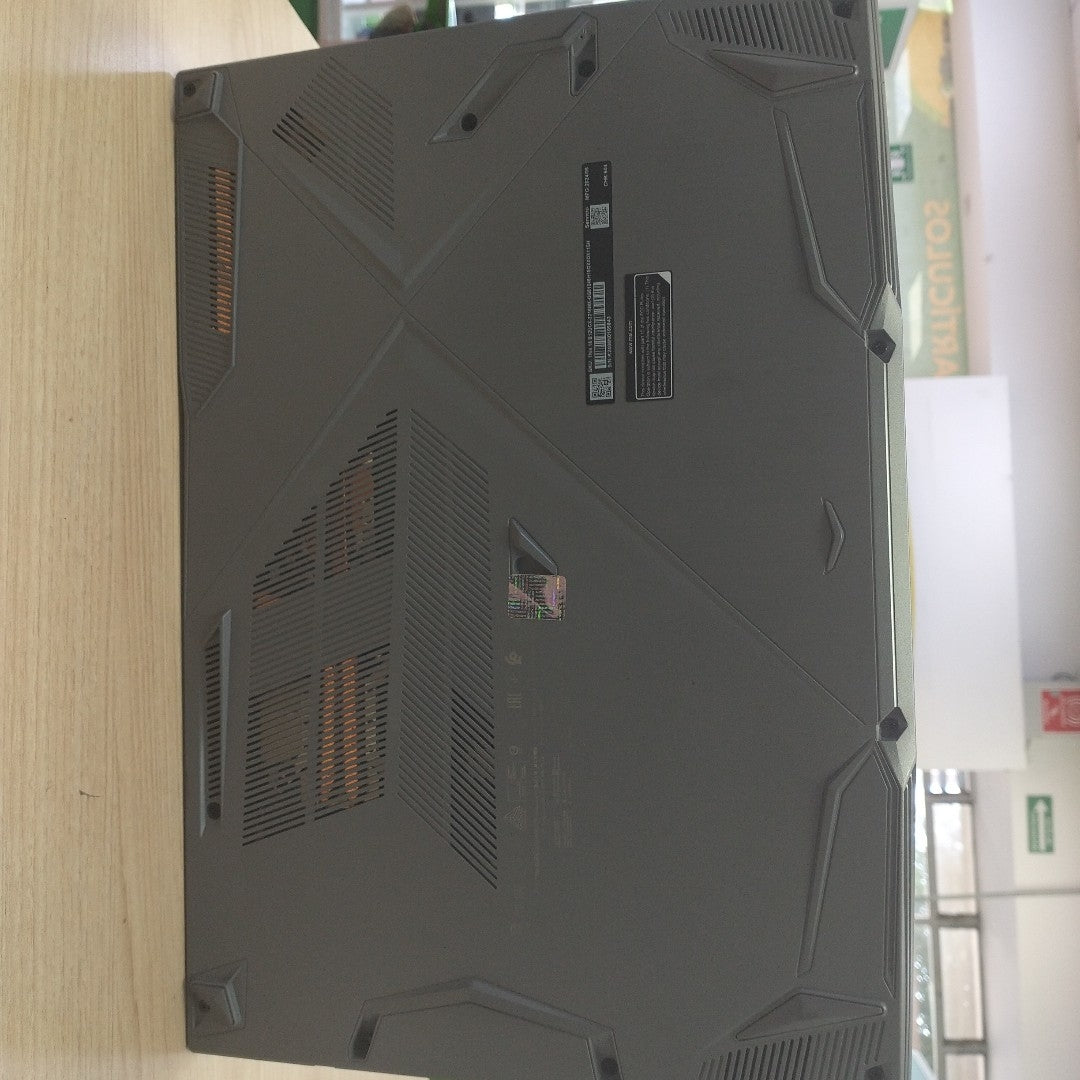 LAPTOP MSI THIN 15 B12UCX-2218MX (2024) 512 GB SSD 16 GB RAM (SEMINUEVO)