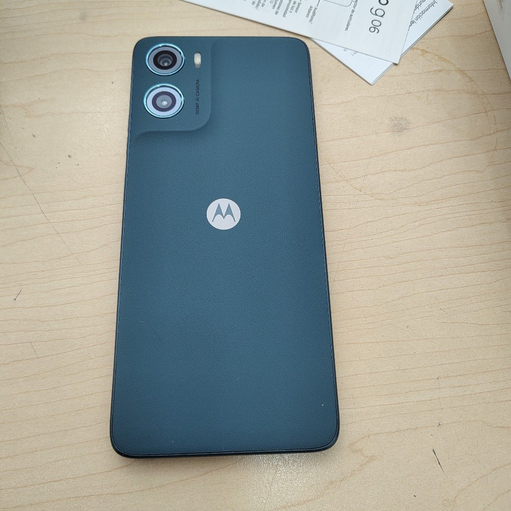 CELULAR MOTOROLA MOTO G06 XT2535-2 (2025) 256 GB 4 GB RAM (SEMINUEVO)