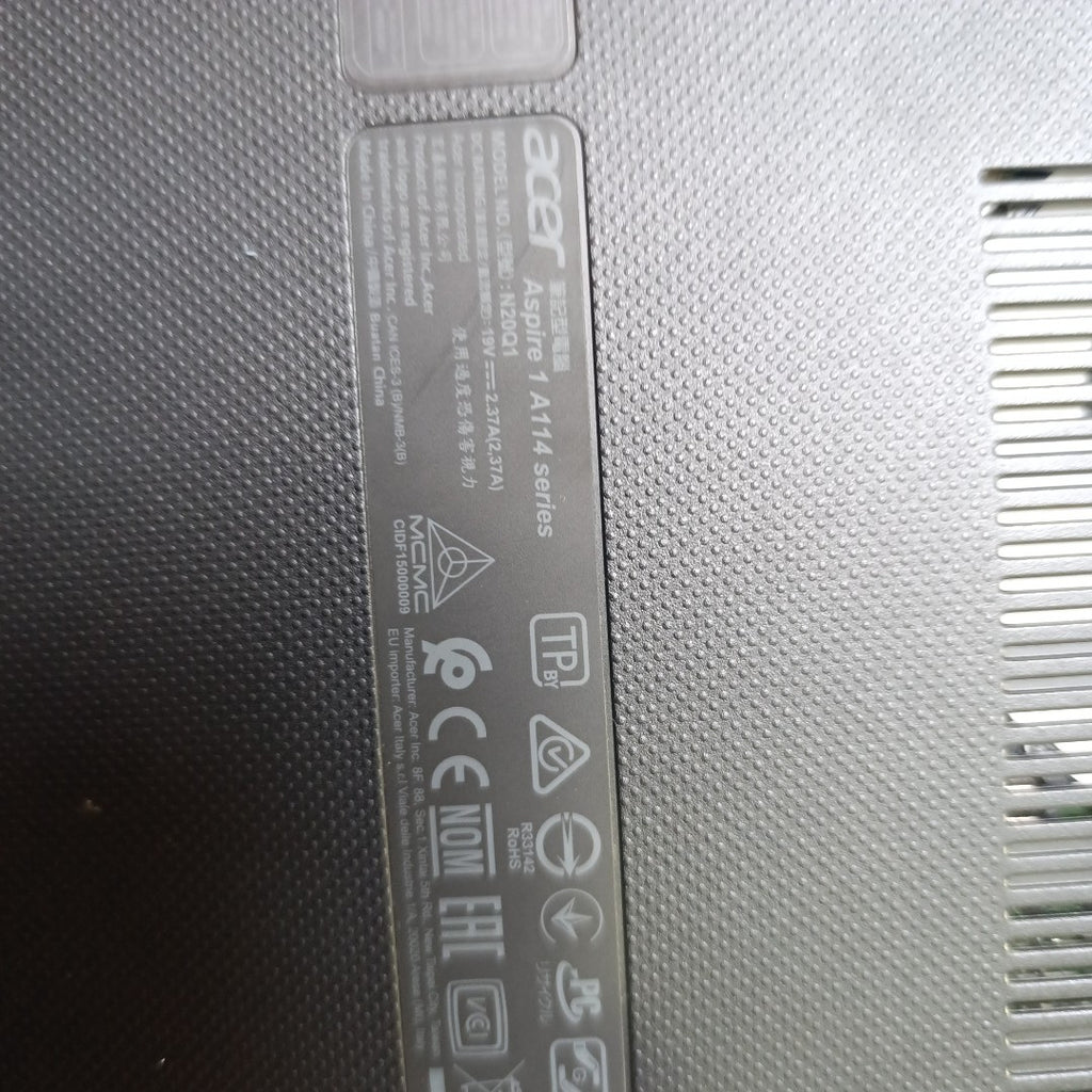 LAPTOP ACER ASPIRE 1 A114-33-C3Q7 (2022) 64 GB SSD 4 GB RAM (SEMINUEVO)