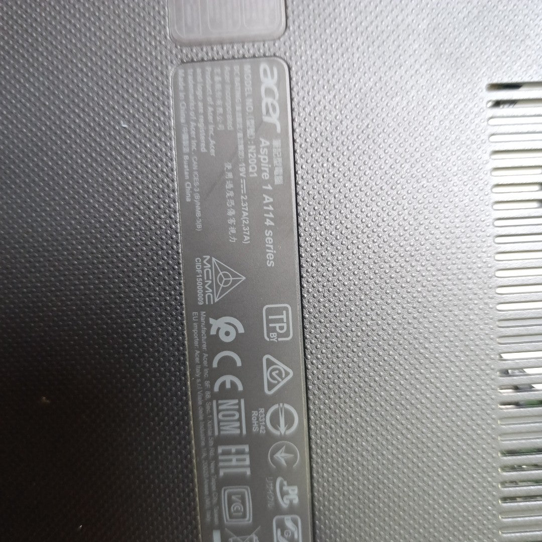LAPTOP ACER ASPIRE 1 A114-33-C3Q7 (2022) 64 GB SSD 4 GB RAM (SEMINUEVO)