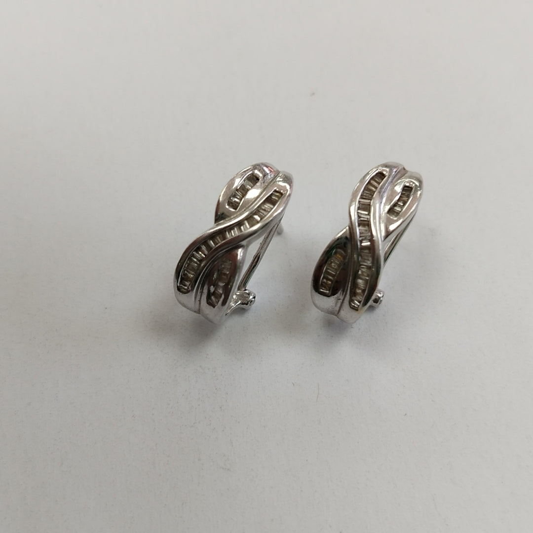 ARETES PAR ORO BLANCO 10 K 4.7 GRMS (SEMINUEVO)