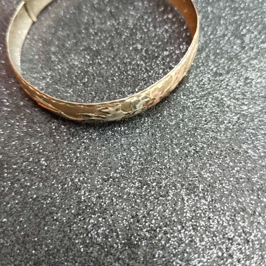 PULSERA RIGIDA ORO 10 K 7.8 GRMS (SEMINUEVO)