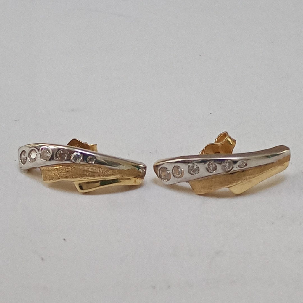 ARETES PAR ORO 14 K 2.7 GRMS (SEMINUEVO)