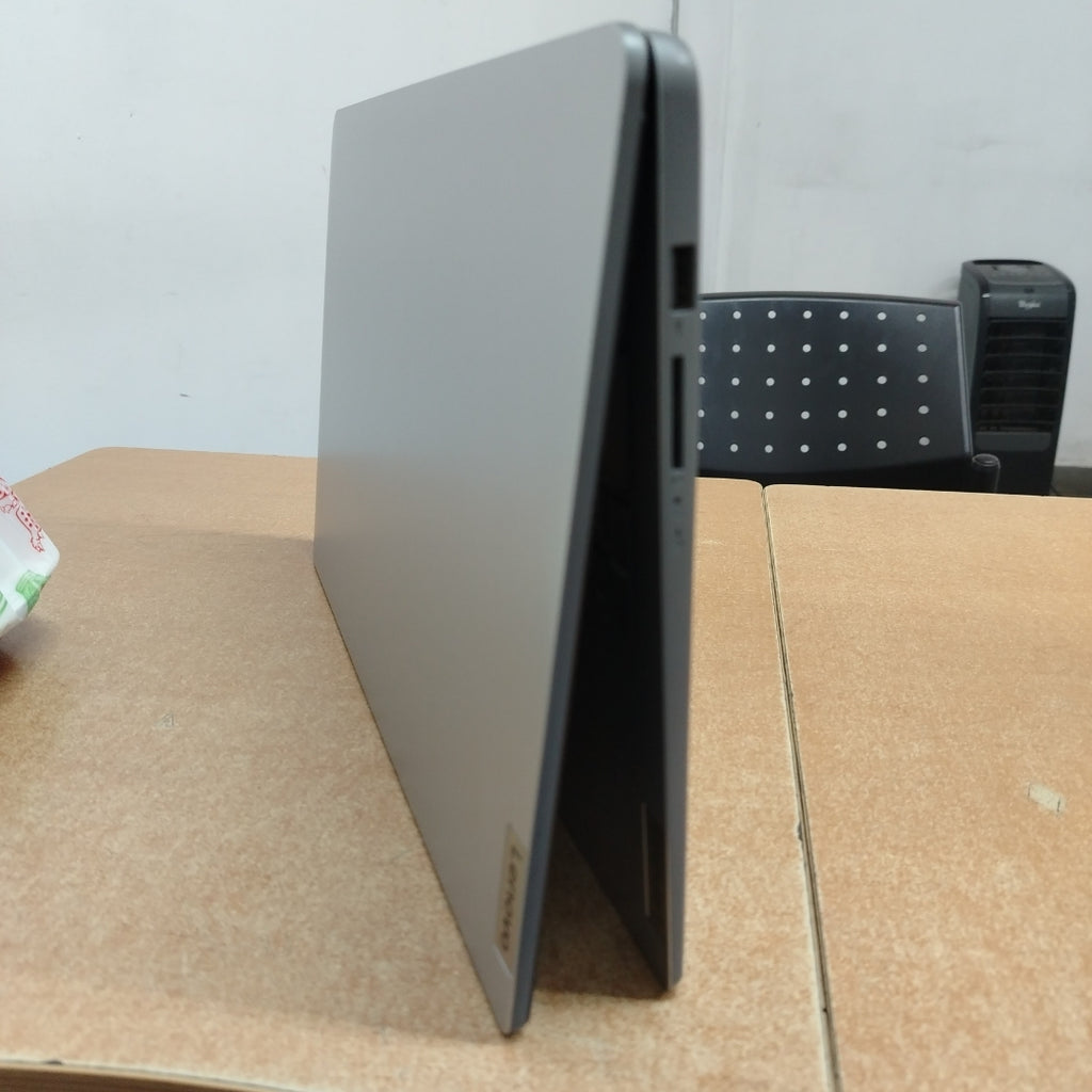 LAPTOP LENOVO IDEAPAD 1 15IGL7 (2024) 256 GB SSD 8 GB RAM (SEMINUEVO)