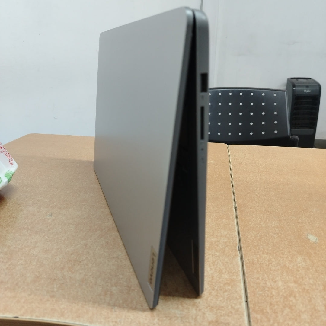 LAPTOP LENOVO IDEAPAD 1 15IGL7 (2024) 256 GB SSD 8 GB RAM (SEMINUEVO)