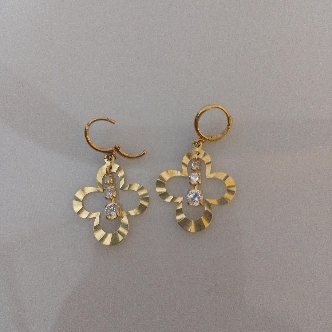ARETES PAR ORO 14 K 3.4 GRMS (SEMINUEVO)