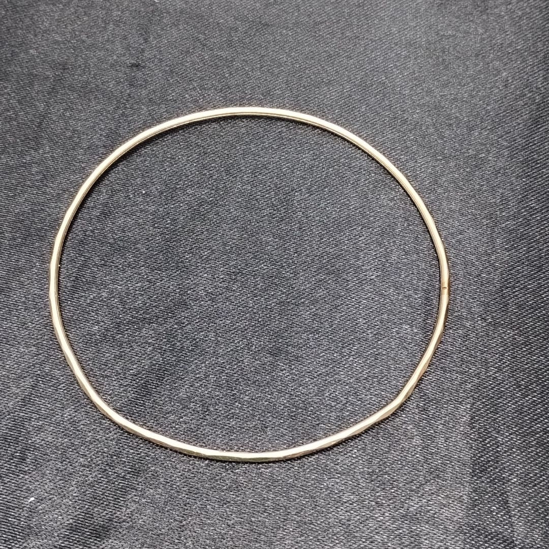 PULSERA RIGIDA ORO 14 K 2.5 GRMS (SEMINUEVO)