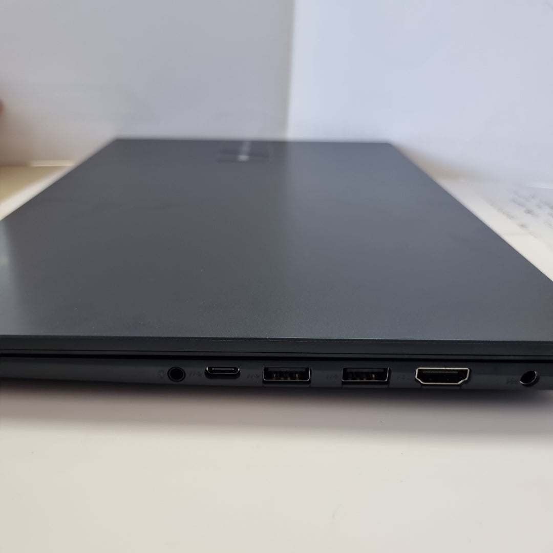LAPTOP ASUS X1404VA-I38128 (2024) 128 GB SSD 8 GB RAM (SEMINUEVO)