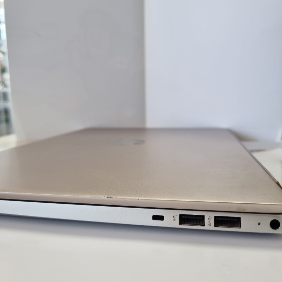 LAPTOP HP PAVILION 15-CW1012LA (2023) 1 TB + 128 GB SSD 12 GB RAM (SEMINUEVO)