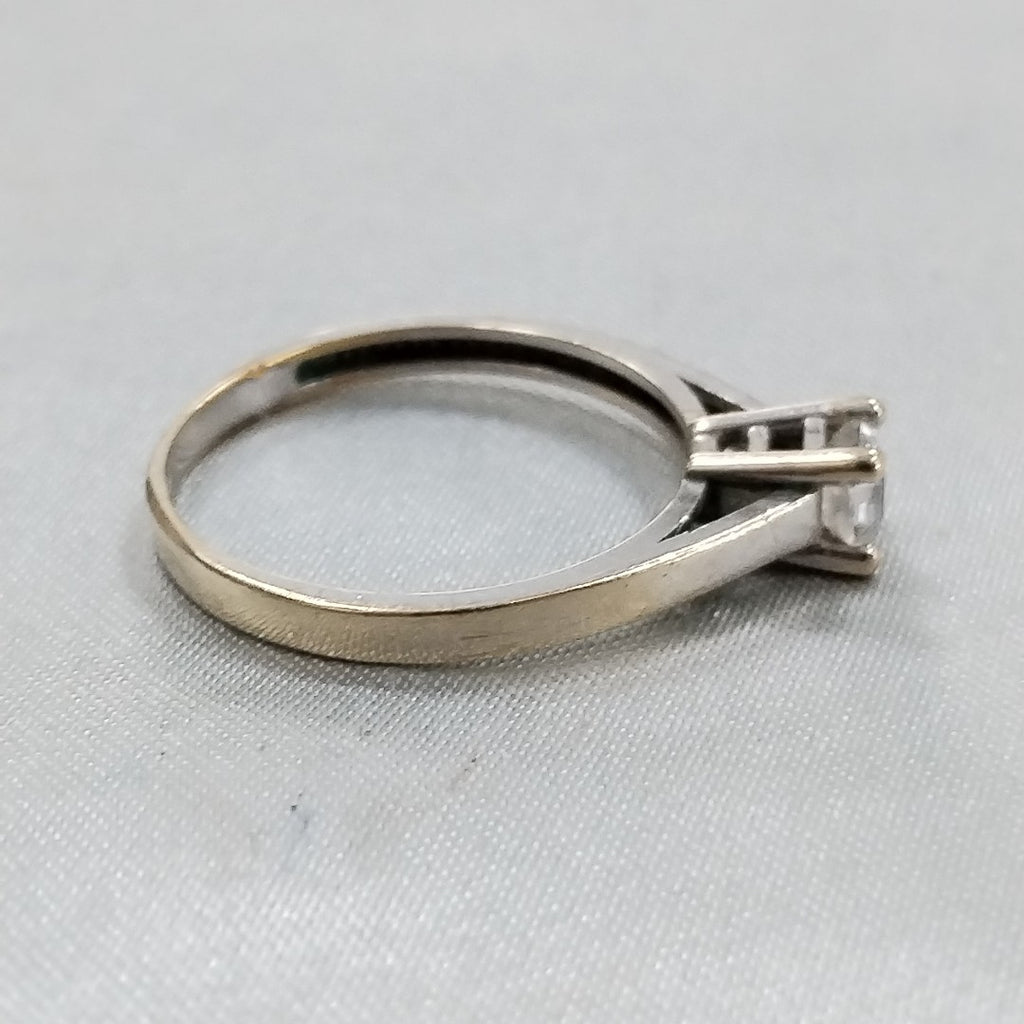 SOLITARIO ORO, ORO BLANCO 14 K 2 GRMS (SEMINUEVO)