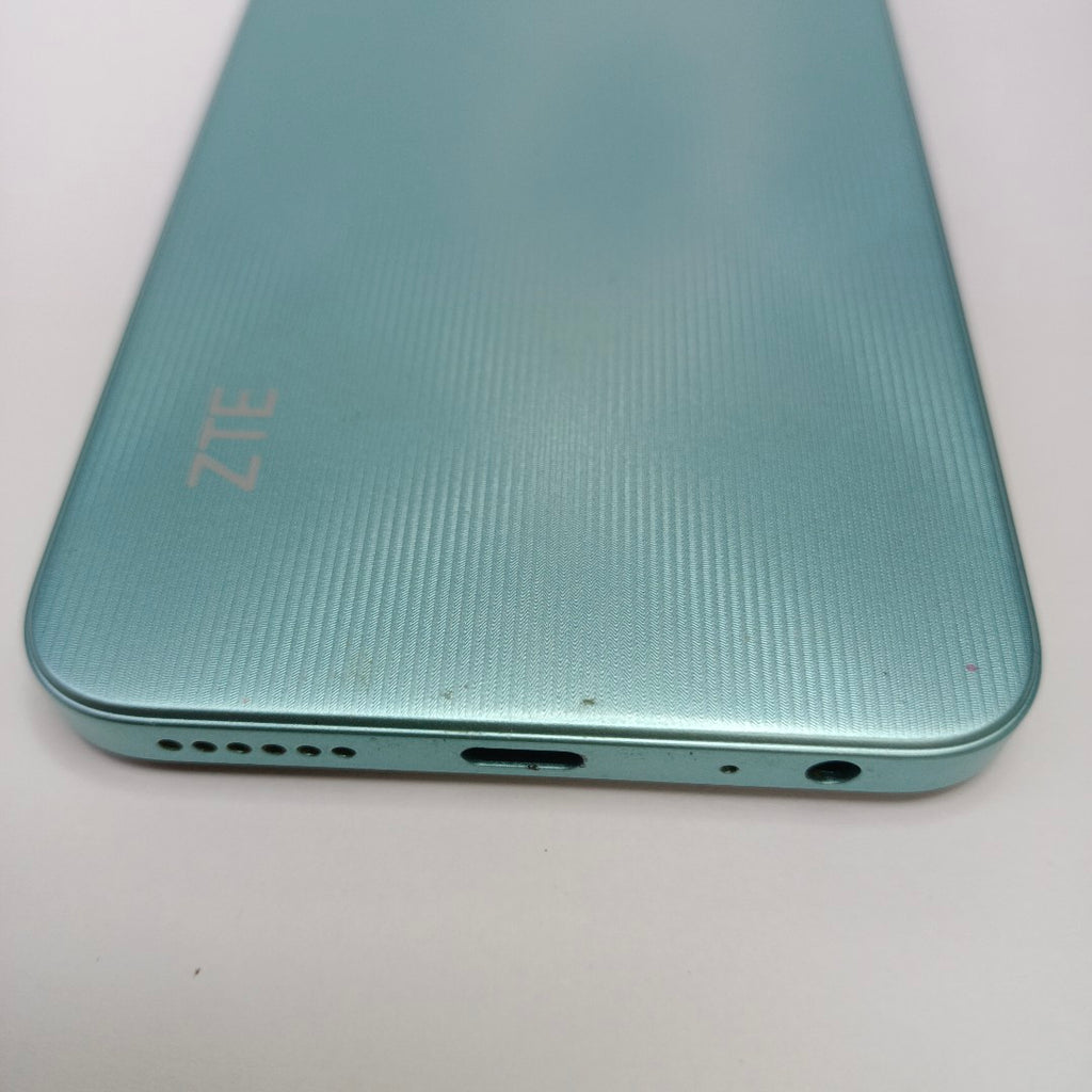 CELULAR ZTE BLADE V50 SMART 7060 128 GB 4 GB RAM (SEMINUEVO)
