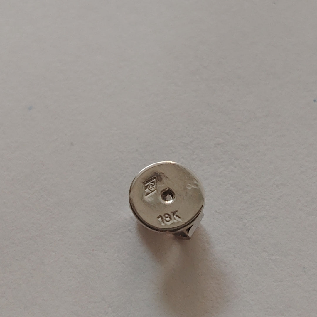 ARETES PAR ORO BLANCO 18 K 5,20 GRMS (SEMINUEVO)