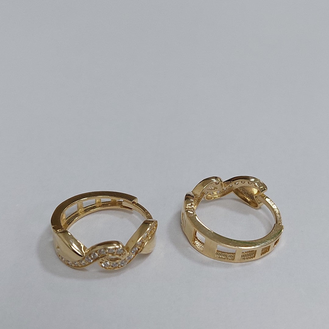 HUGGIES ORO 14K 2.7 (NUEVO)