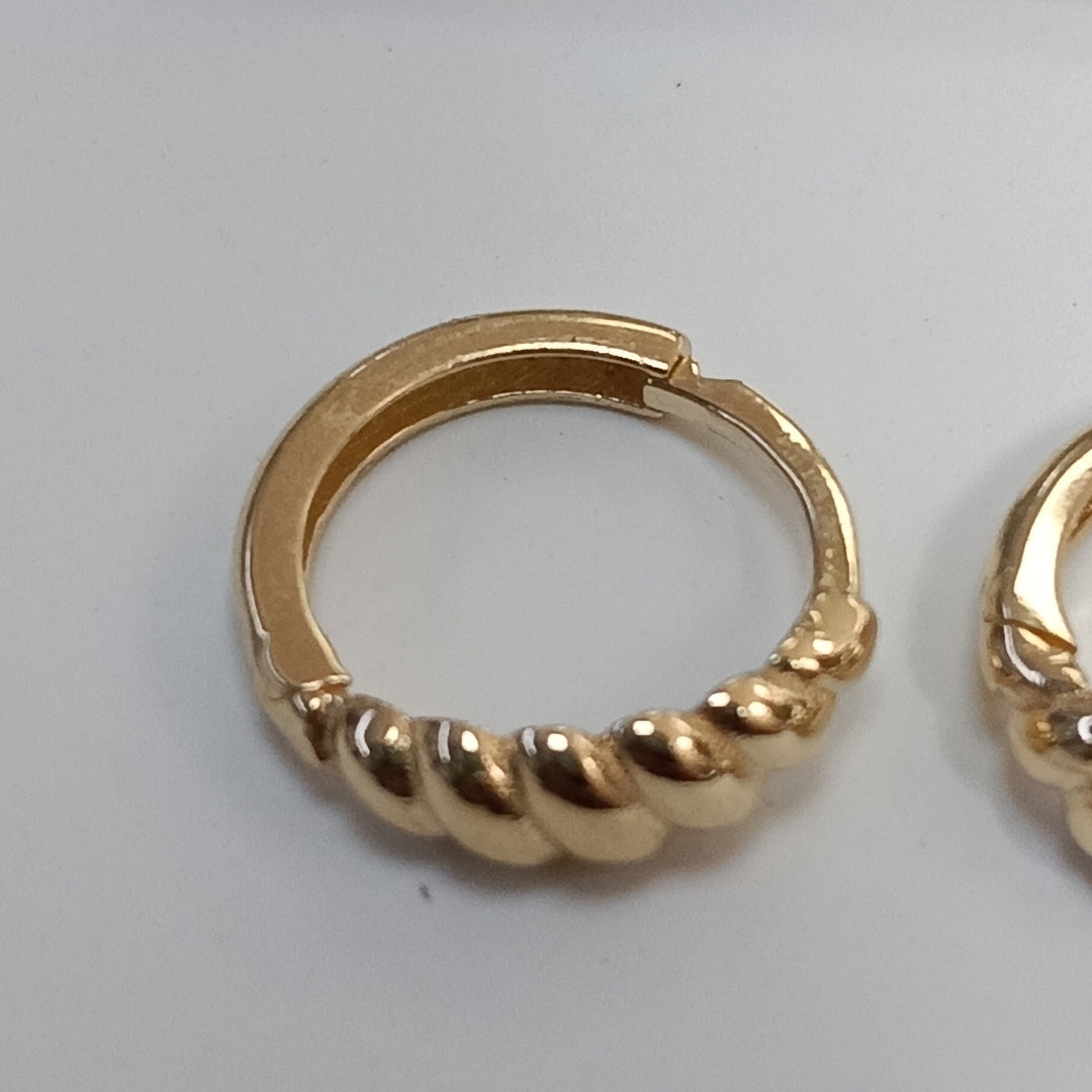 HUGGIES ORO 14K 1.3 (NUEVO)