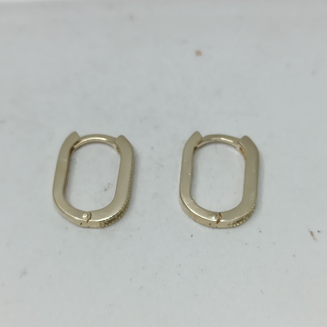 ARETES HUGGIES OVALADA C CIRCONIAS 14K 2.4 GR (NUEVO)